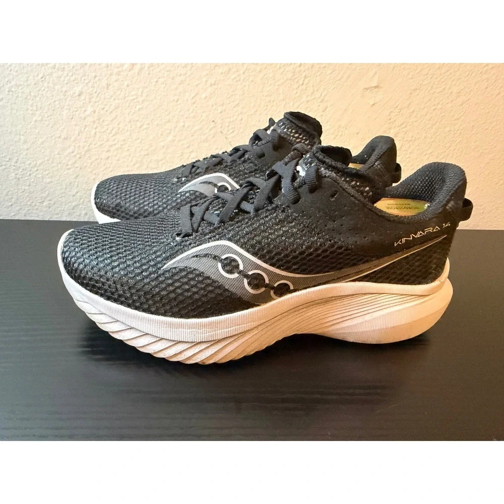 Saucony Kinvara 14 Womens Running Shoes Black White S10824-05 Size 7.5